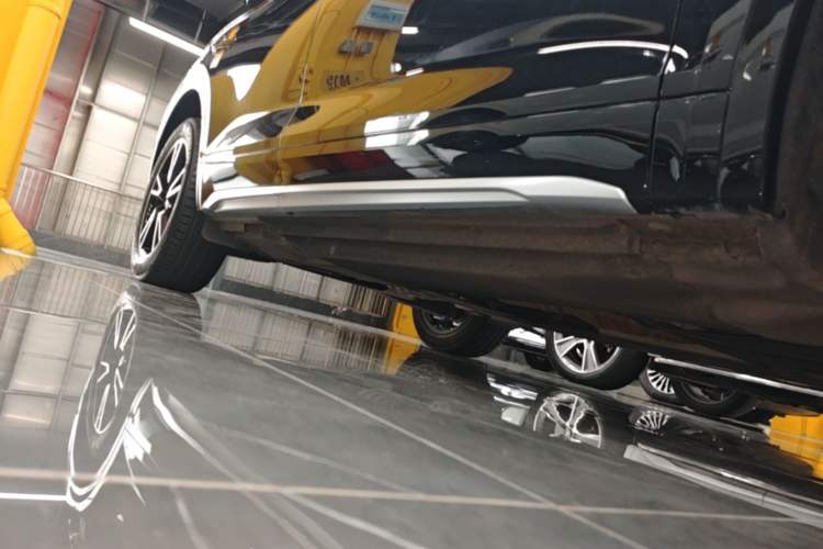 Used Audi Q5L 2024 40 TFSI Fashion Dynamic Model Right Side Sill