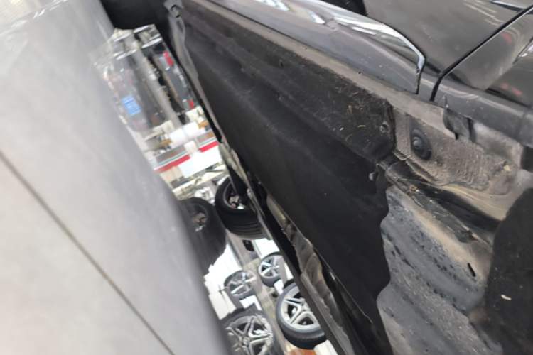 Used Audi Q5L 2024 45 TFSI Luxury Dynamic Model Right Side Sill