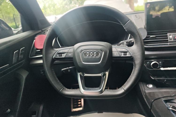 Used Audi Q5L 2024 45 TFSI Luxury Dynamic Model Steering Wheel