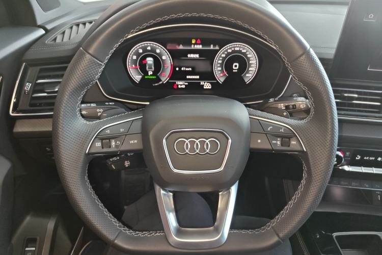 Used Audi Q5L 2024 45 TFSI Luxury Dynamic Model Steering Wheel