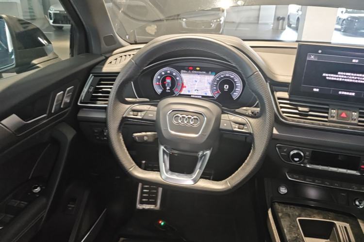 Used Audi Q5L 2024 45 TFSI Luxury Dynamic Model Steering Wheel