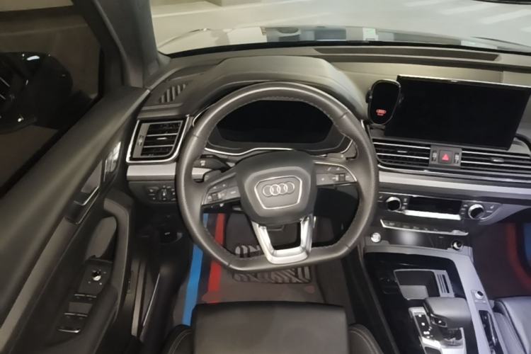 Used Audi Q5L 2024 45 TFSI Luxury Dynamic Model Steering Wheel