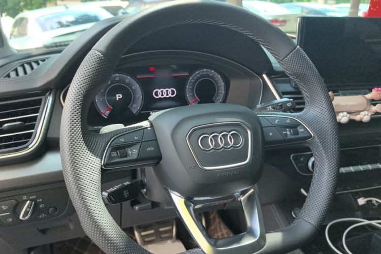 Used Audi Q5L 2024 45 TFSI Luxury Dynamic Model Steering Wheel