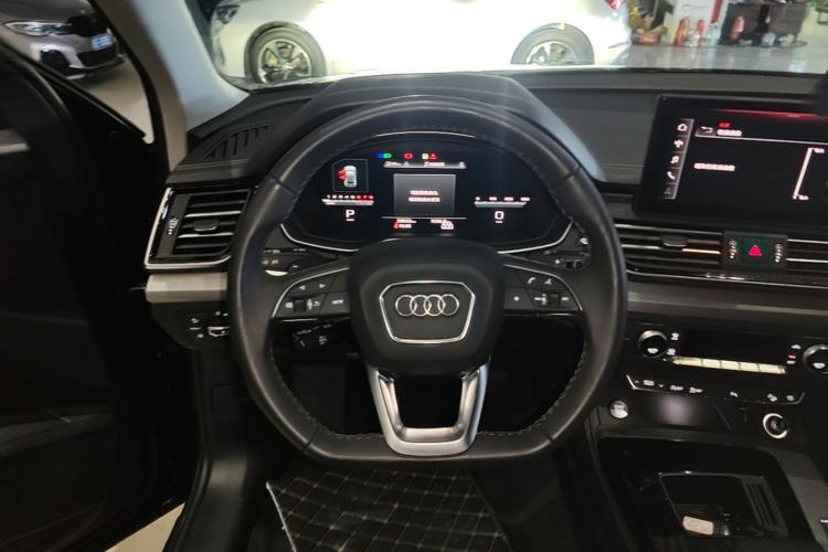 Used Audi Q5L 2024 40 TFSI Fashion Dynamic Model Steering Wheel