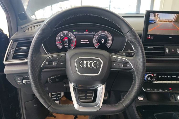 Used Audi Q5L 2024 45 TFSI Luxury Dynamic Model Steering Wheel