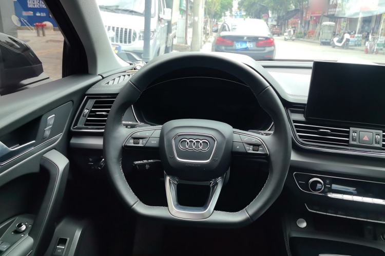 Used Audi Q5L 2024 40 TFSI Fashion Dynamic Model Steering Wheel