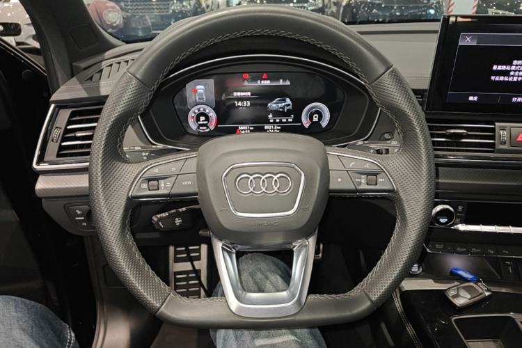 Used Audi Q5L 2024 45 TFSI Luxury Dynamic Model Steering Wheel