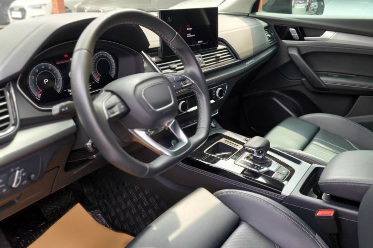 Used Audi Q5L 2024 40 TFSI Fashion Dynamic Model Steering Wheel