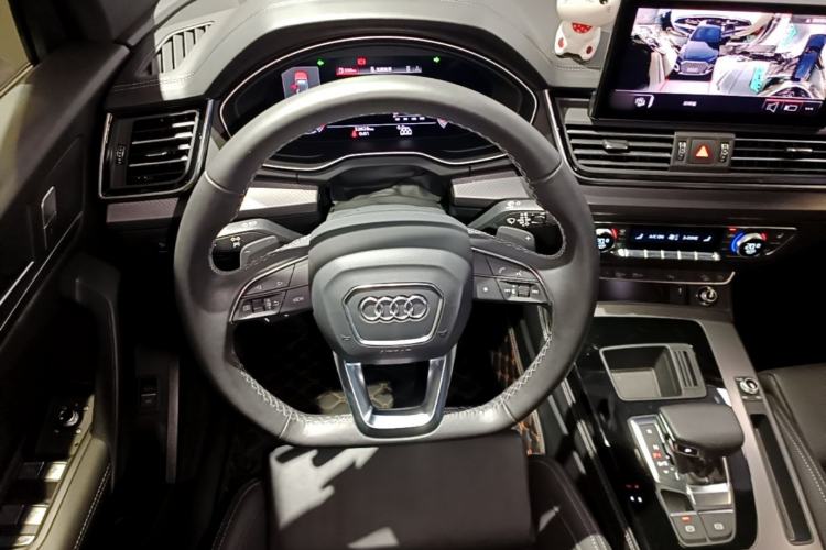 Used Audi Q5L 2024 40 TFSI Fashion Dynamic Model Steering Wheel