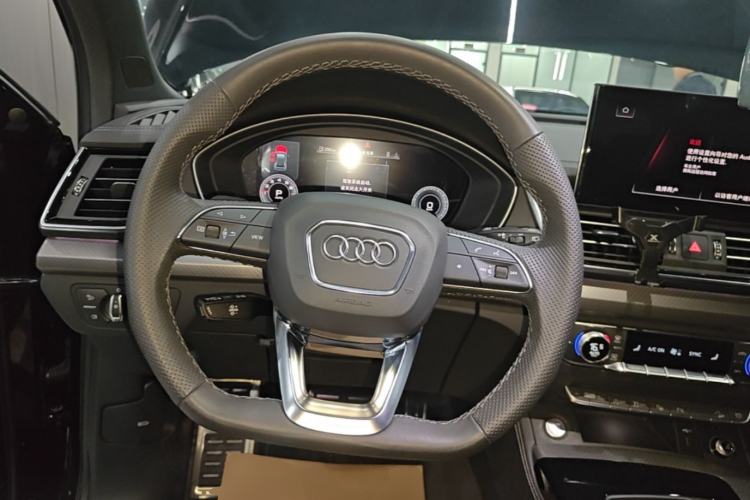 Used Audi Q5L 2024 45 TFSI Luxury Dynamic Model Steering Wheel