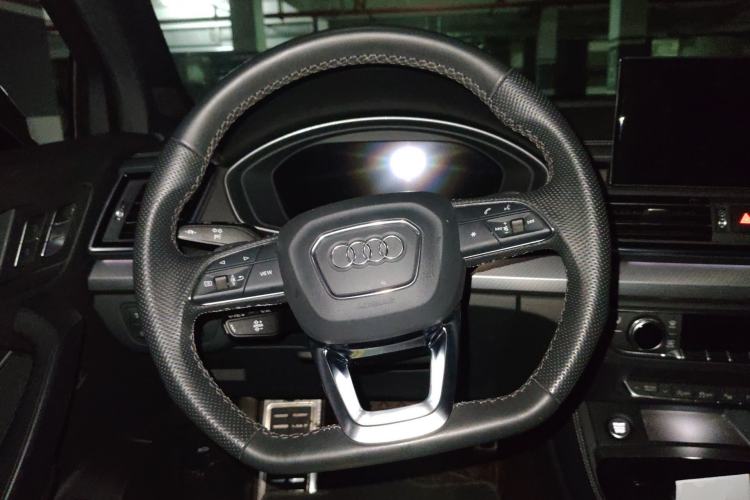 Used Audi Q5L 2024 45 TFSI Luxury Dynamic Model Steering Wheel