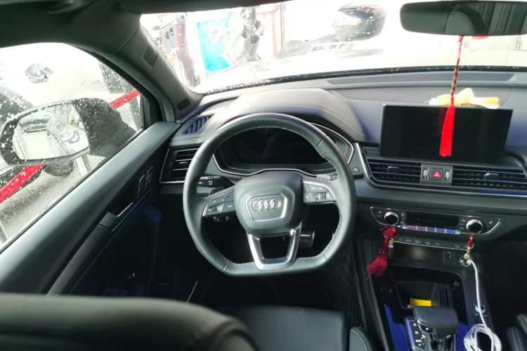 Used Audi Q5L 2024 45 TFSI Luxury Dynamic Model Steering Wheel