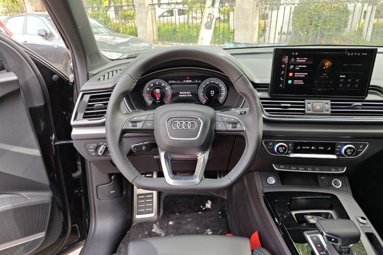 Used Audi Q5L 2024 45 TFSI Luxury Dynamic Model Steering Wheel
