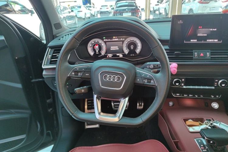 Used Audi Q5L 2024 45 TFSI Luxury Dynamic Model Steering Wheel