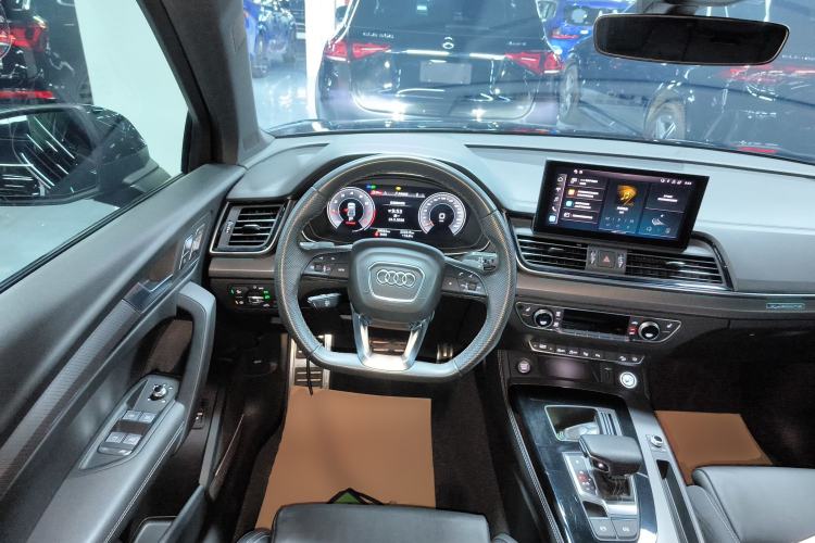 Used Audi Q5L 2024 45 TFSI Luxury Dynamic Model Steering Wheel