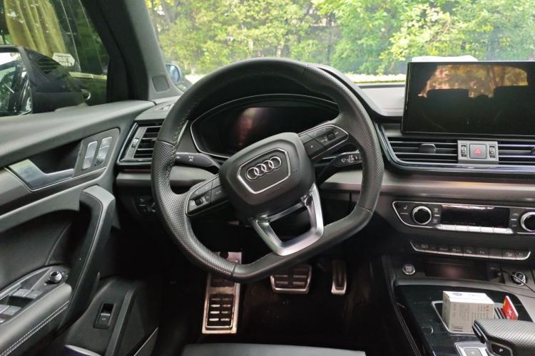 Used Audi Q5L 2024 45 TFSI Luxury Dynamic Model Steering Wheel