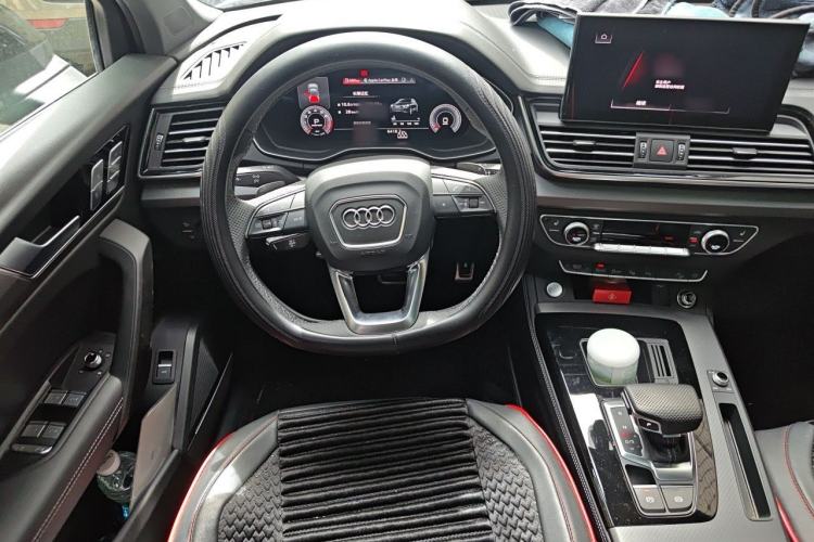 Used Audi Q5L 2024 45 TFSI Luxury Dynamic Model Steering Wheel