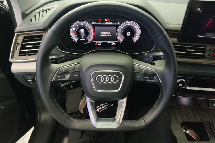 Used Audi Q5L 2024 40 TFSI Fashion Dynamic Model Steering Wheel