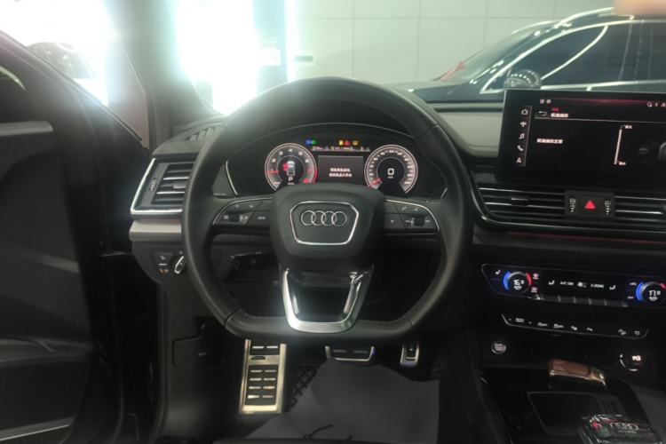 Used Audi Q5L 2024 45 TFSI Luxury Dynamic Model Steering Wheel