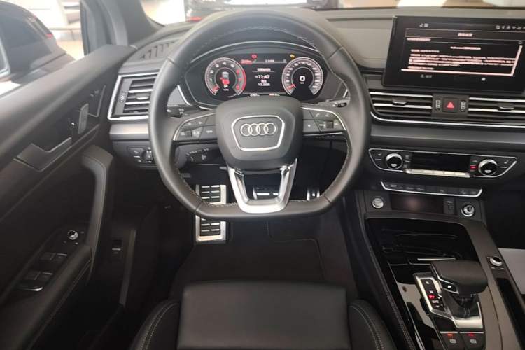 Used Audi Q5L 2024 40 TFSI Luxury Dynamic Edition Steering Wheel