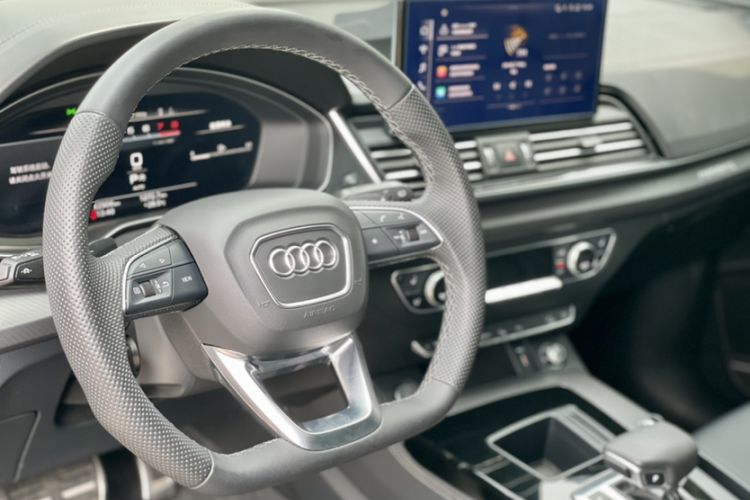 Used Audi Q5L 2024 45 TFSI Luxury Dynamic Model Steering Wheel