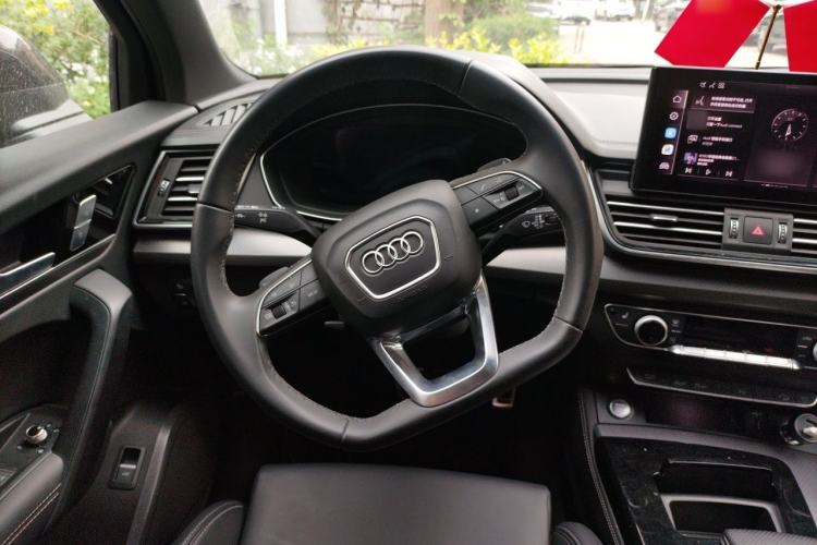 Used Audi Q5L 2024 45 TFSI Luxury Dynamic Model Steering Wheel