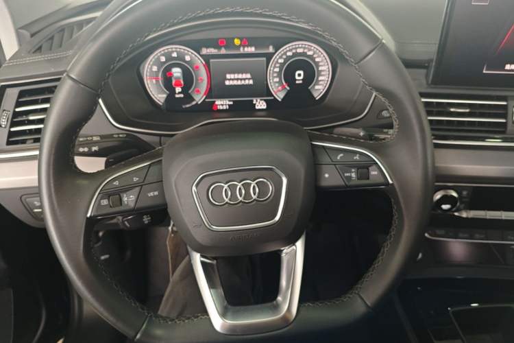 Used Audi Q5L 2024 40 TFSI Fashion Dynamic Model Steering Wheel