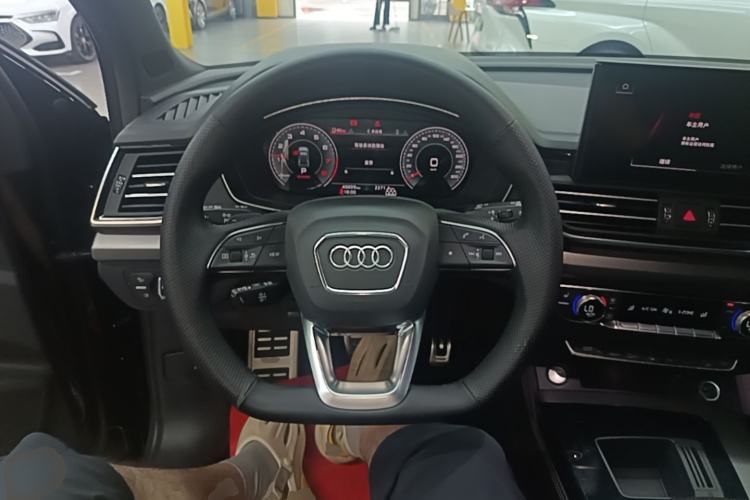 Used Audi Q5L 2024 45 TFSI Luxury Dynamic Model Steering Wheel