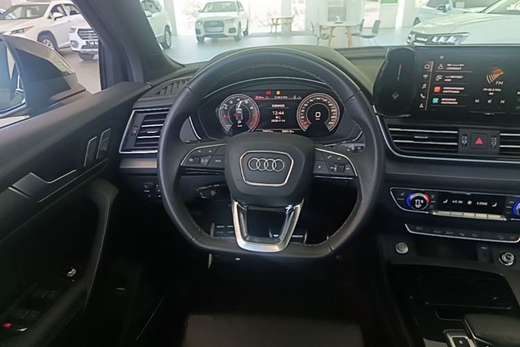 Used Audi Q5L 2024 45 TFSI Luxury Dynamic Model Steering Wheel
