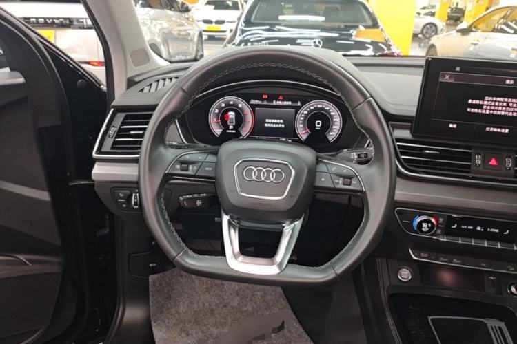 Used Audi Q5L 2024 40 TFSI Fashion Dynamic Model Steering Wheel