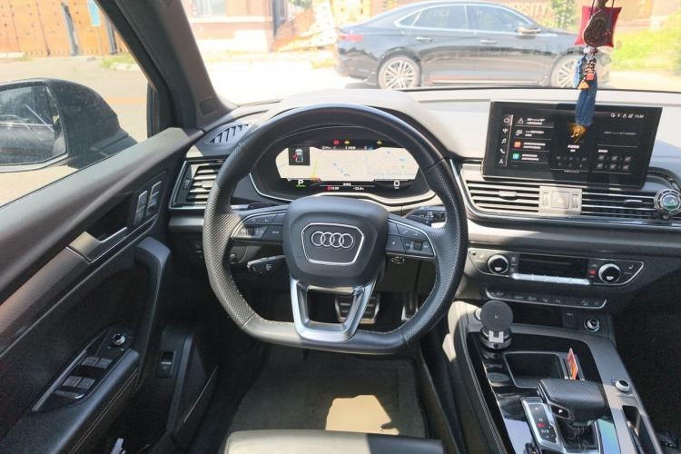 Used Audi Q5L 2024 45 TFSI Luxury Dynamic Model Steering Wheel