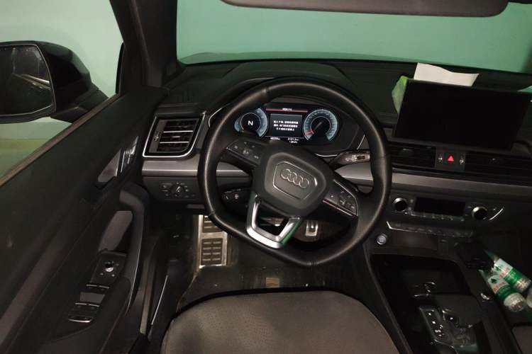 Used Audi Q5L 2024 45 TFSI Luxury Dynamic Model Steering Wheel