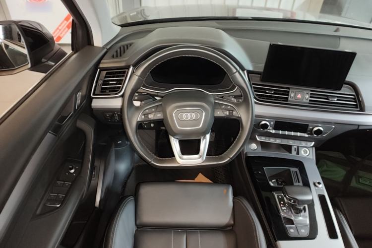 Used Audi Q5L 2024 40 TFSI Fashion Dynamic Model Steering Wheel