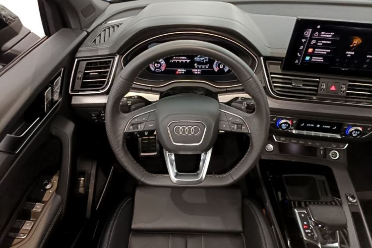 Used Audi Q5L 2024 45 TFSI Luxury Dynamic Model Steering Wheel