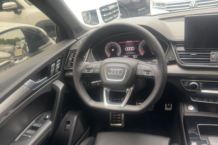 Used Audi Q5L 2024 45 TFSI Luxury Dynamic Model Steering Wheel