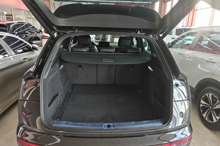 Used Audi Q5L 2024 45 TFSI Luxury Dynamic Model Trunk