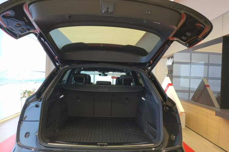 Used Audi Q5L 2024 40 TFSI Luxury Dynamic Edition Trunk