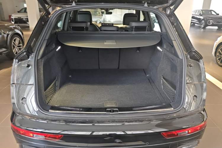 Used Audi Q5L 2024 45 TFSI Luxury Dynamic Model Trunk
