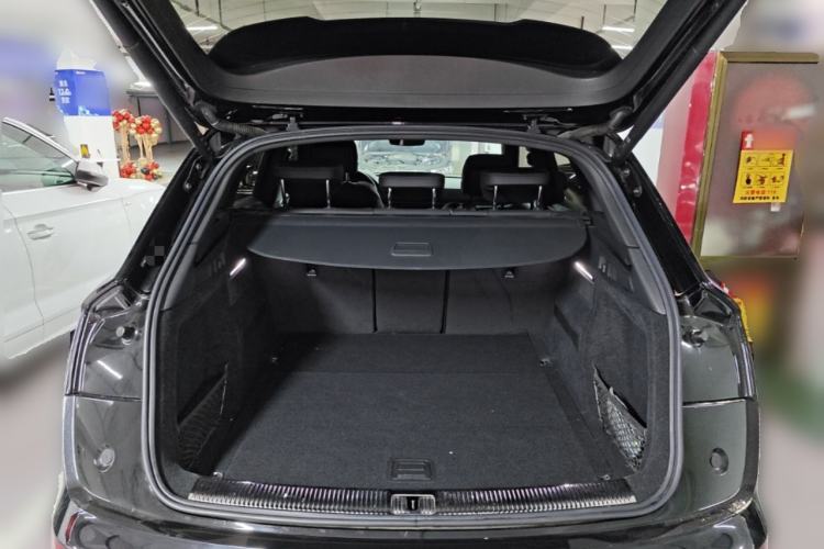 Used Audi Q5L 2024 45 TFSI Luxury Dynamic Model Trunk