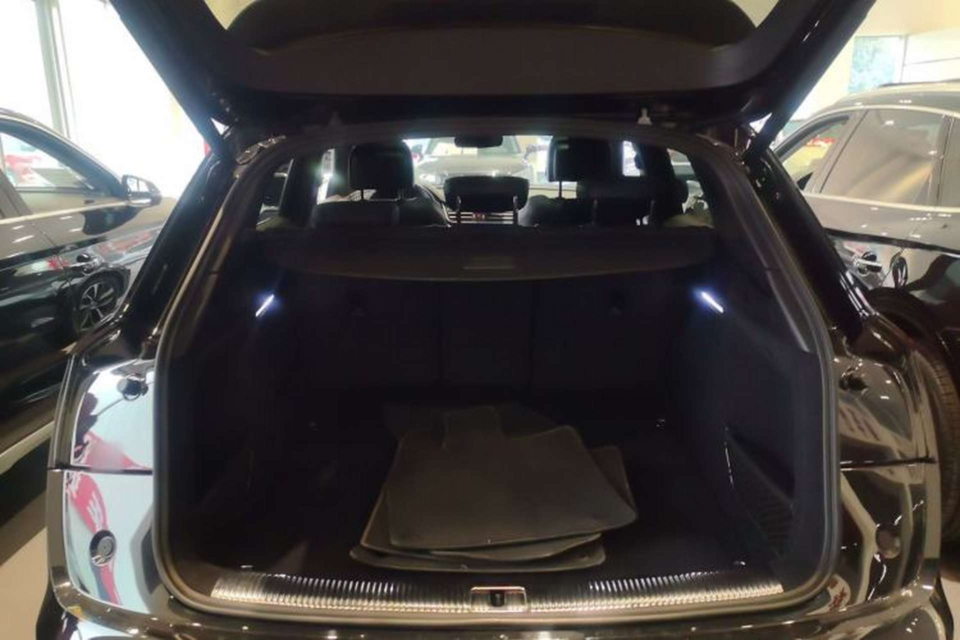 Used Audi Q5L 2024 40 TFSI Fashion Dynamic Model Trunk