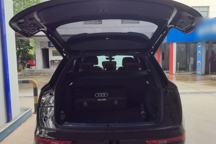 Used Audi Q5L 2024 45 TFSI Luxury Dynamic Model Trunk