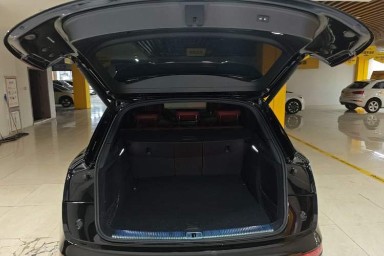 Used Audi Q5L 2024 45 TFSI Luxury Dynamic Model Trunk