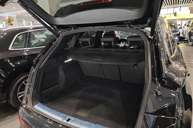 Used Audi Q5L 2024 45 TFSI Luxury Dynamic Model Trunk