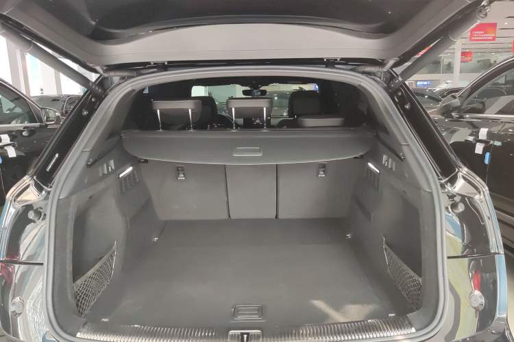 Used Audi Q5L 2024 40 TFSI Luxury Dynamic Edition Trunk
