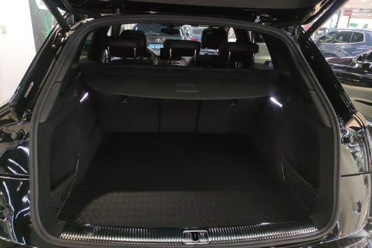 Used Audi Q5L 2024 40 TFSI Luxury Dynamic Edition Trunk