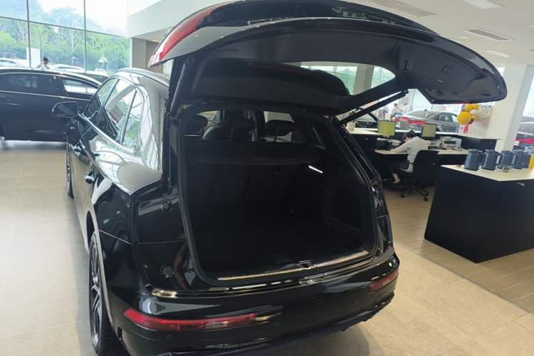 Used Audi Q5L 2024 40 TFSI Luxury Dynamic Edition Trunk
