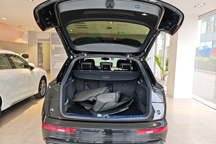 Used Audi Q5L 2024 45 TFSI Luxury Dynamic Model Trunk