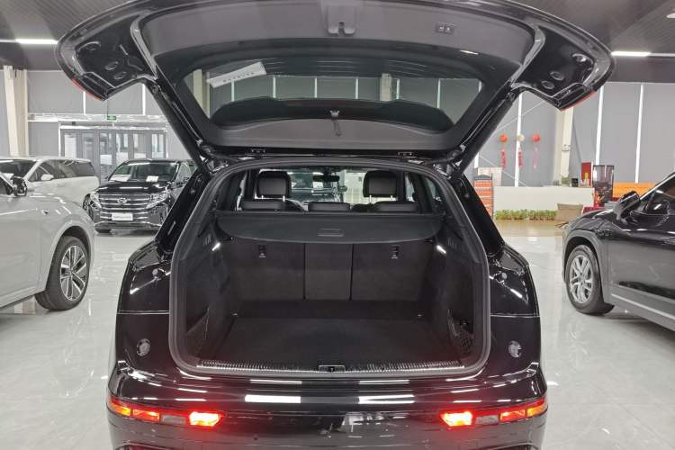 Used Audi Q5L 2024 40 TFSI Luxury Dynamic Edition Trunk