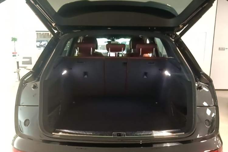 Used Audi Q5L 2024 40 TFSI Luxury Dynamic Edition Trunk