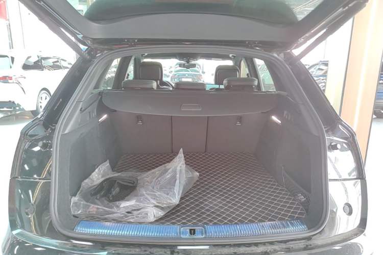 Used Audi Q5L 2024 45 TFSI Luxury Dynamic Model Trunk